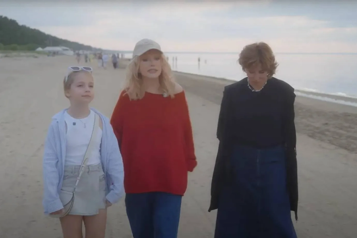 Под конец интервью начали появляться вопросы на глубоко философские темы. Катерина Гордеева* внесена в список иностранных агентов Минюста России. Фото © VK / ТВ ШОУ / Самые интересные и любимые выпуски