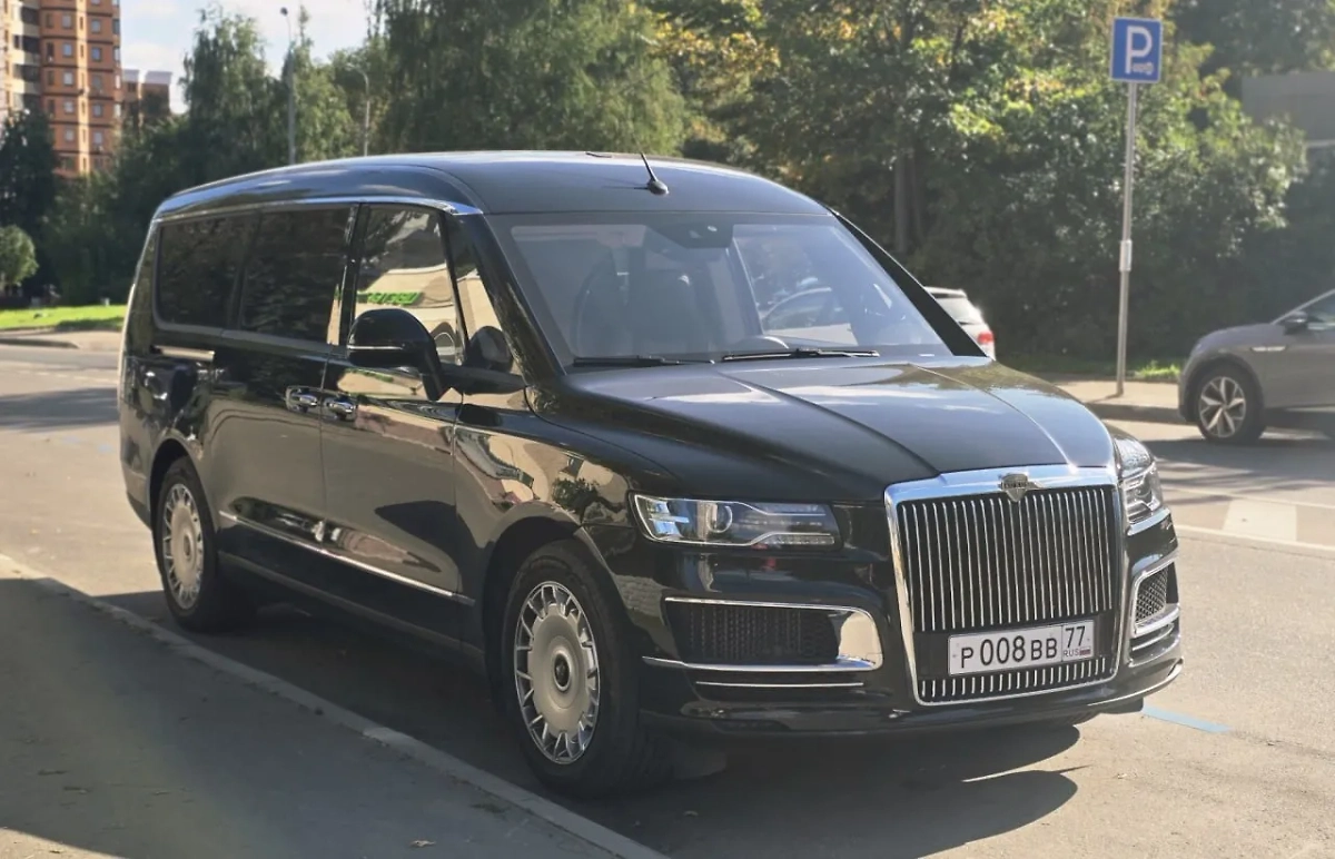 Минивэн Aurus Arsenal. Фото © platesmania.com