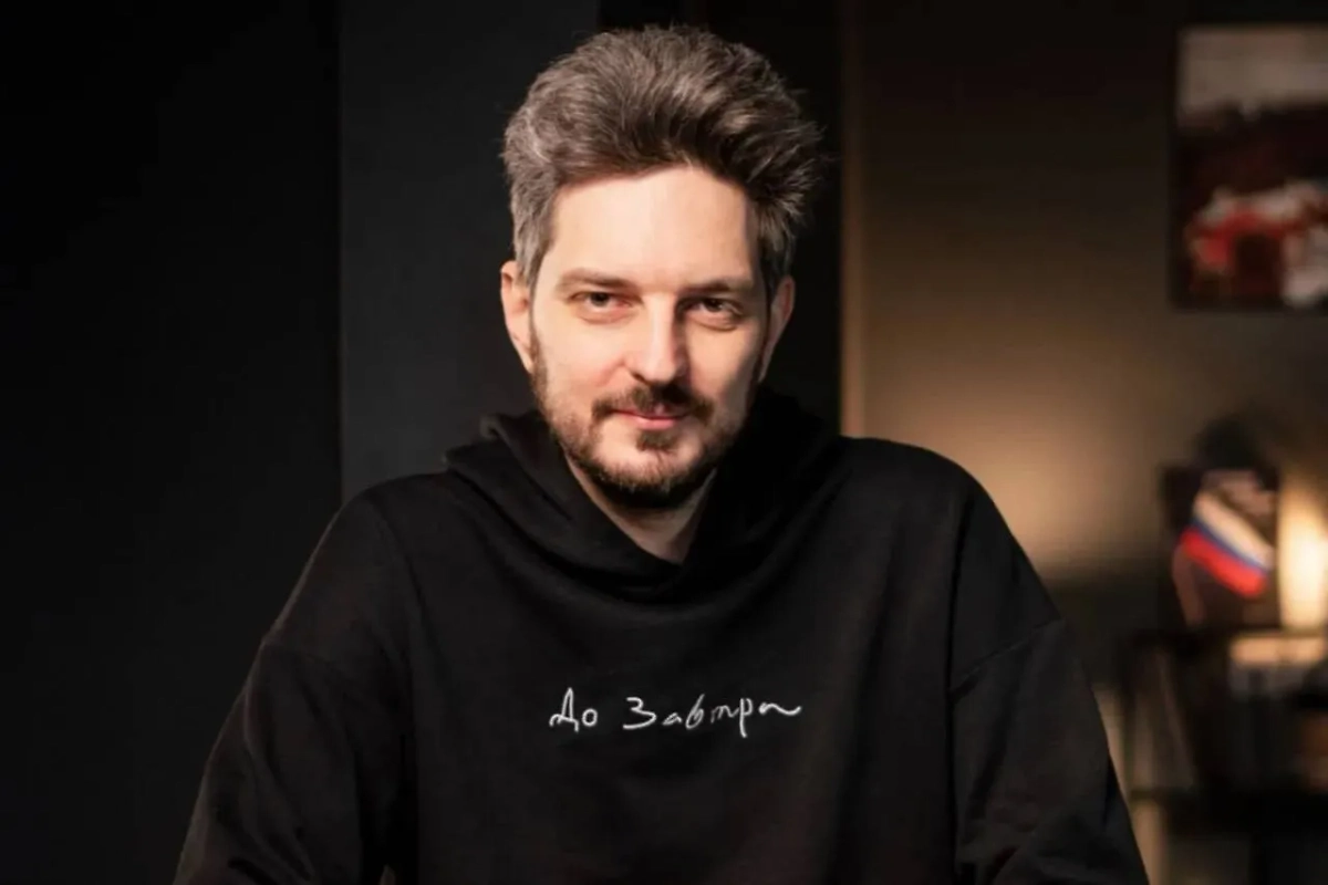 Кроме прочего, в своих соцсетях Максим Кац* активно торгует мерчем. Фото © Instagram (признан экстремистской организацией и запрещён на территории Российской Федерации) / maxim_katz