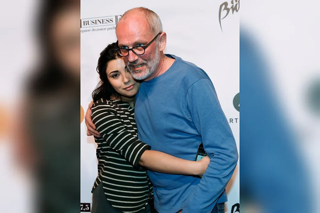 Александр Гордон развёлся со студенткой Нозанин — и снова женился на молодой девушке. Фото © ТАСС / Михаил Джапаридзе