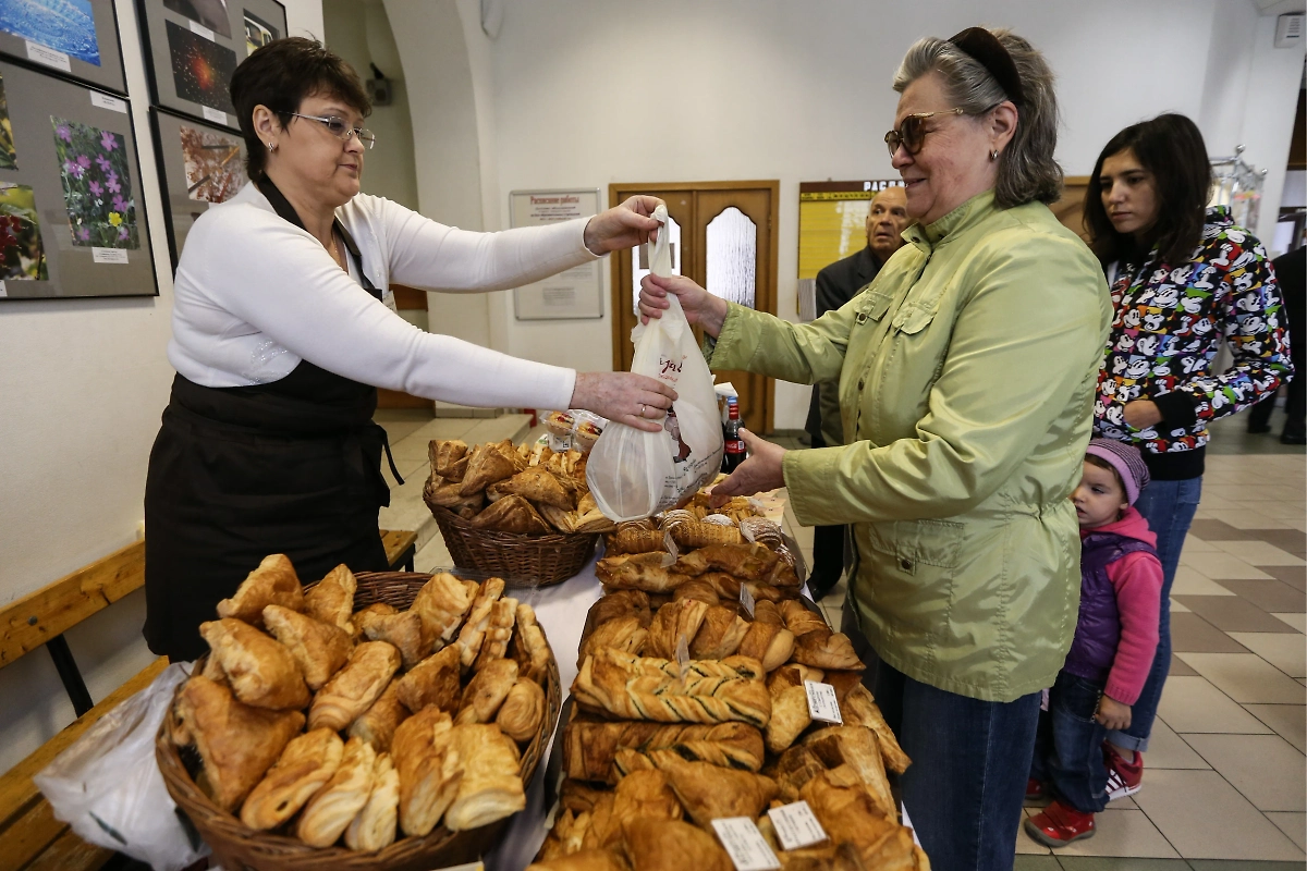 Пирожки как в столовой — как приготовить. Фото © ТАСС / Сергей Савостьянов
