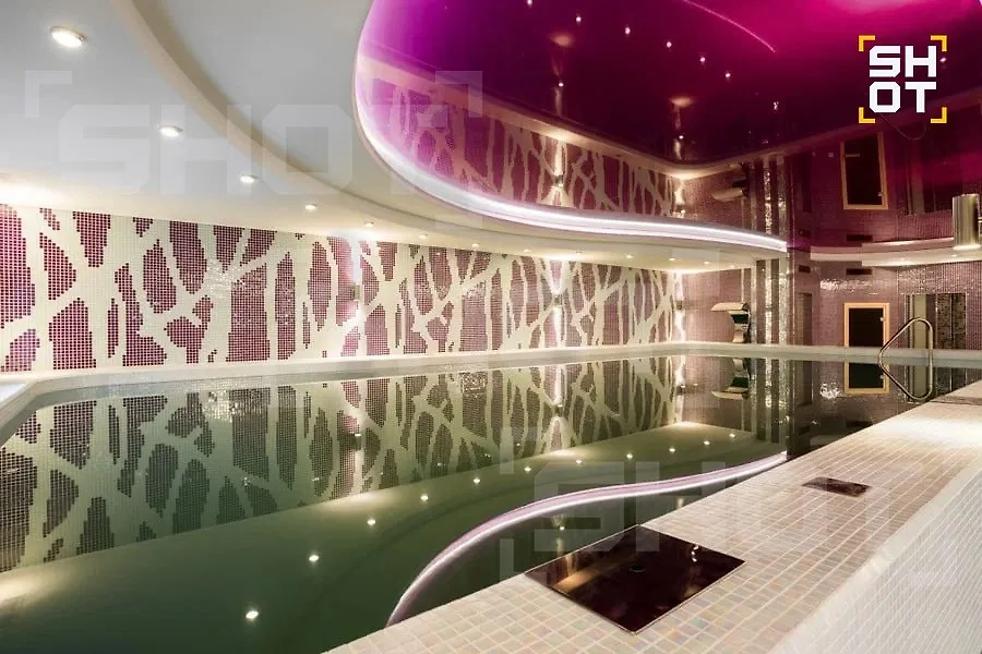 Елена Товстик оставила себе особняк на Рублёвке после развода. Фото © Telegram / SHOT