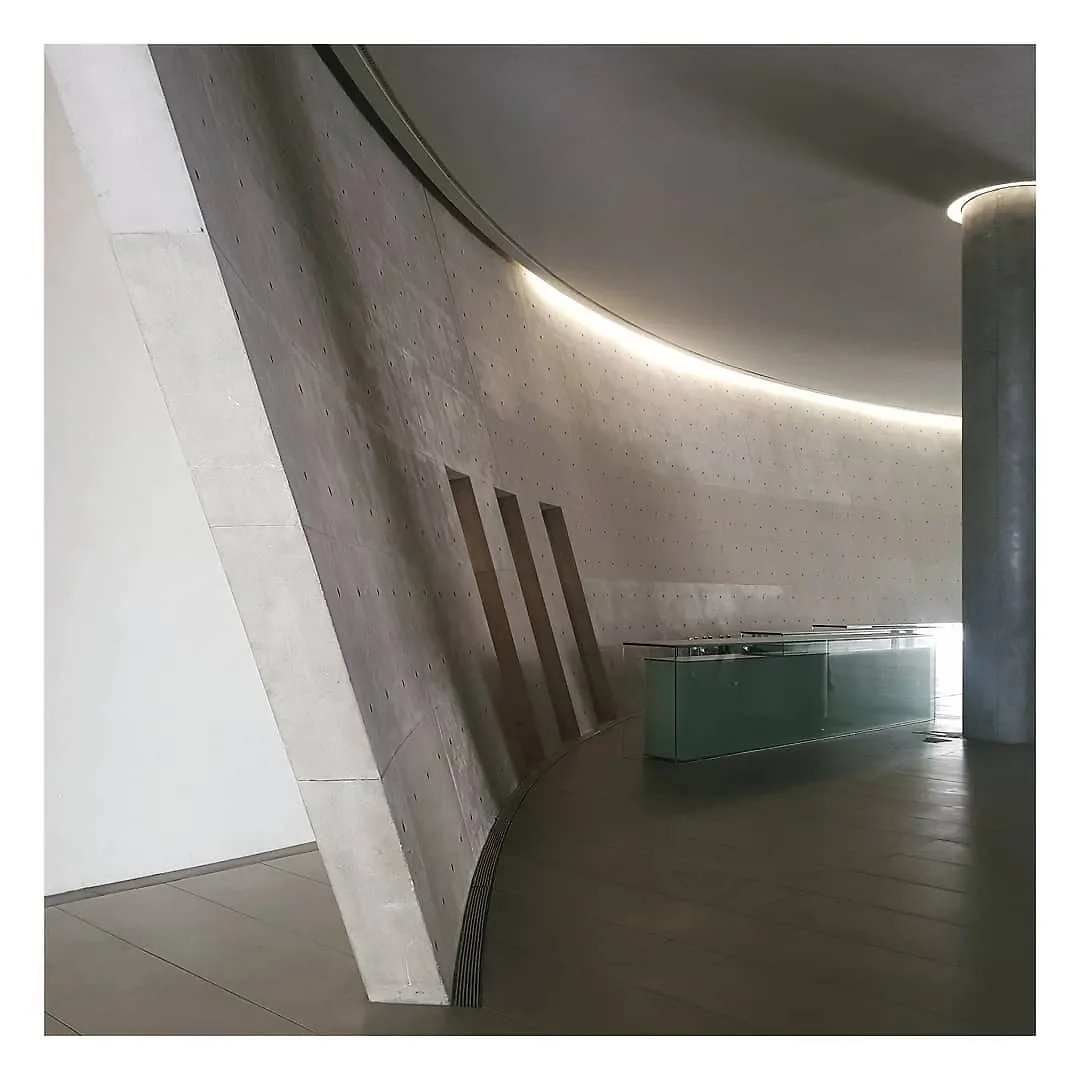 Фото © Facebook (признан экстремистской организацией и запрещён на территории Российской Федерации) / Sara Slim Designs