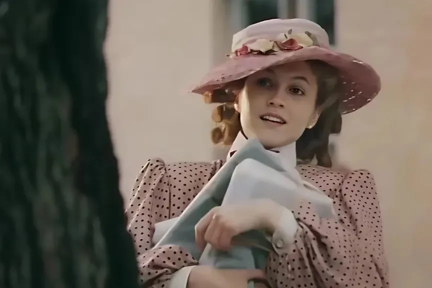 Ещё один фильм о роботе, у которого внутри есть нейросеть. Электронная бабушка — поможет, когда нет настоящей бабушки из плоти и крови. Фото © «Электронная бабушка», режиссёр Альгимантас Пуйпа, сценаристы Ольга Рукенглаз, Рэй Брэдбери / Kinopoisk 