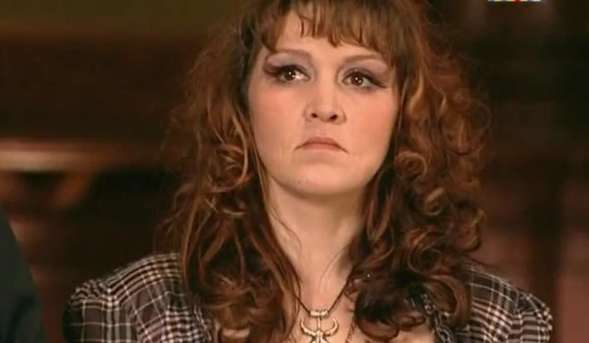 Наталья Бантеева управляла собственной школой экстрасенсов. Там нужно было идти в морг и определять, от чего умер человек.  Фото © Rutube / «Битва экстрасенсов»