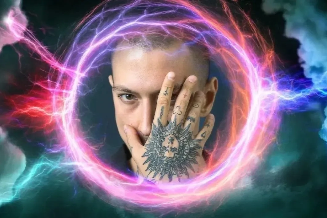 Артём Краснов: победитель 24-го сезона и вампир-экстрасенс. Фото © VK / Битва Экстрасенсов | Битва Сильнейших