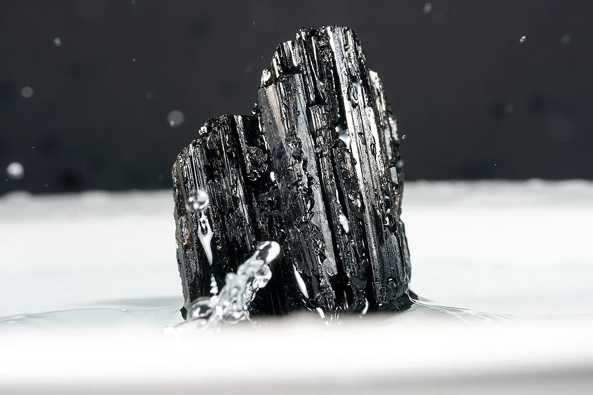 Как защитить дом с помощью кристаллов. Фото © Shutterstock / FOTODOM / Wirestock Creators