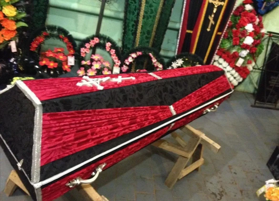 Гробы с особыми размерами. Фото © Личный архив «Единого ритуального центра»