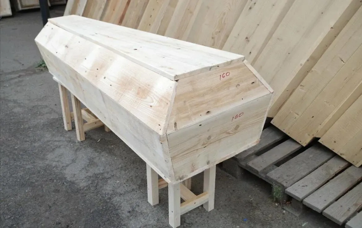 Гробы с особыми размерами. Фото © Личный архив «Единого ритуального центра»