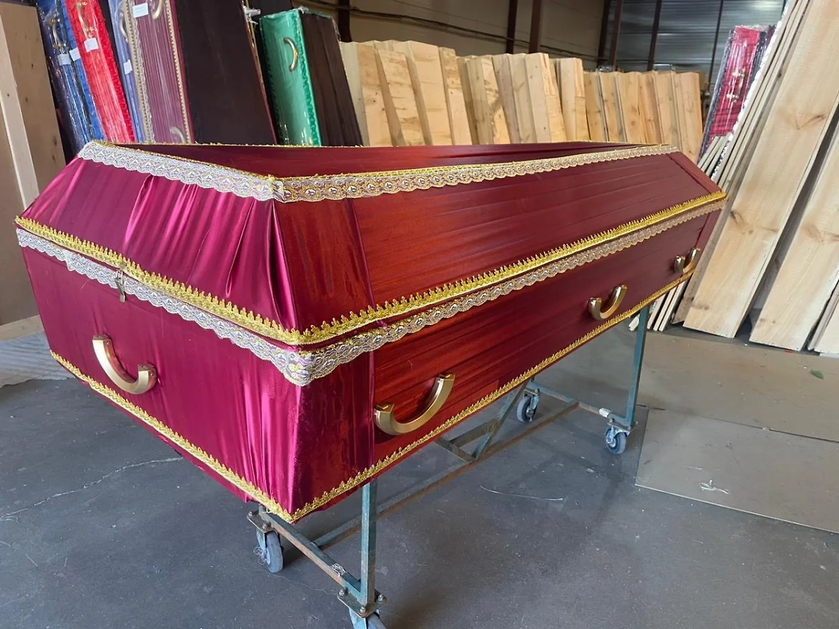 Гробы с особыми размерами. Фото © Личный архив «Единого ритуального центра»