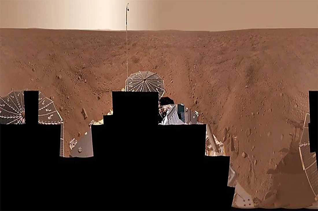 Панорама Великой Северной равнины Марса, где в 2008 году работал зонд «Феникс». Фото © NASA