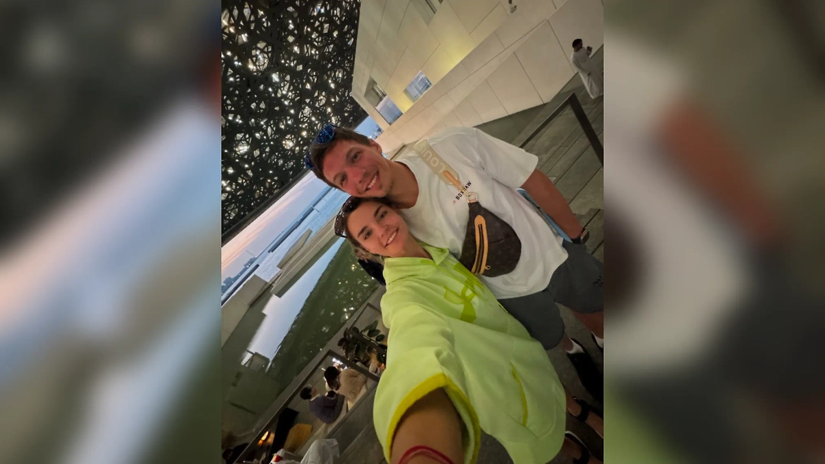 Аверина и Соловьёв в Эмиратах. Фото © Insagram (соцсеть запрещена в РФ; принадлежит корпорации Meta, которая признана в РФ экстремистской) / dinaverina98