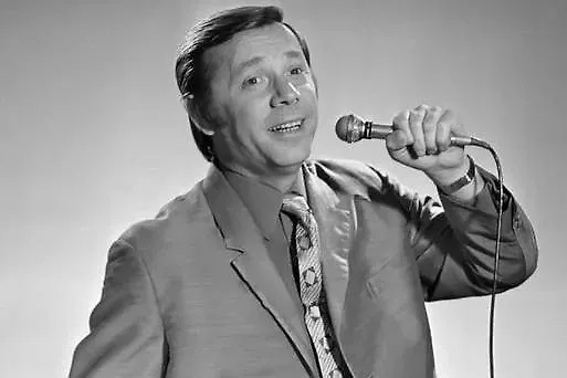 Песня «Есть только миг» празднует в этом году своё пятидесятилетие. Сначала она зазвучала в фильме. Фото © VK / СОВЕТСКОЕ КИНО