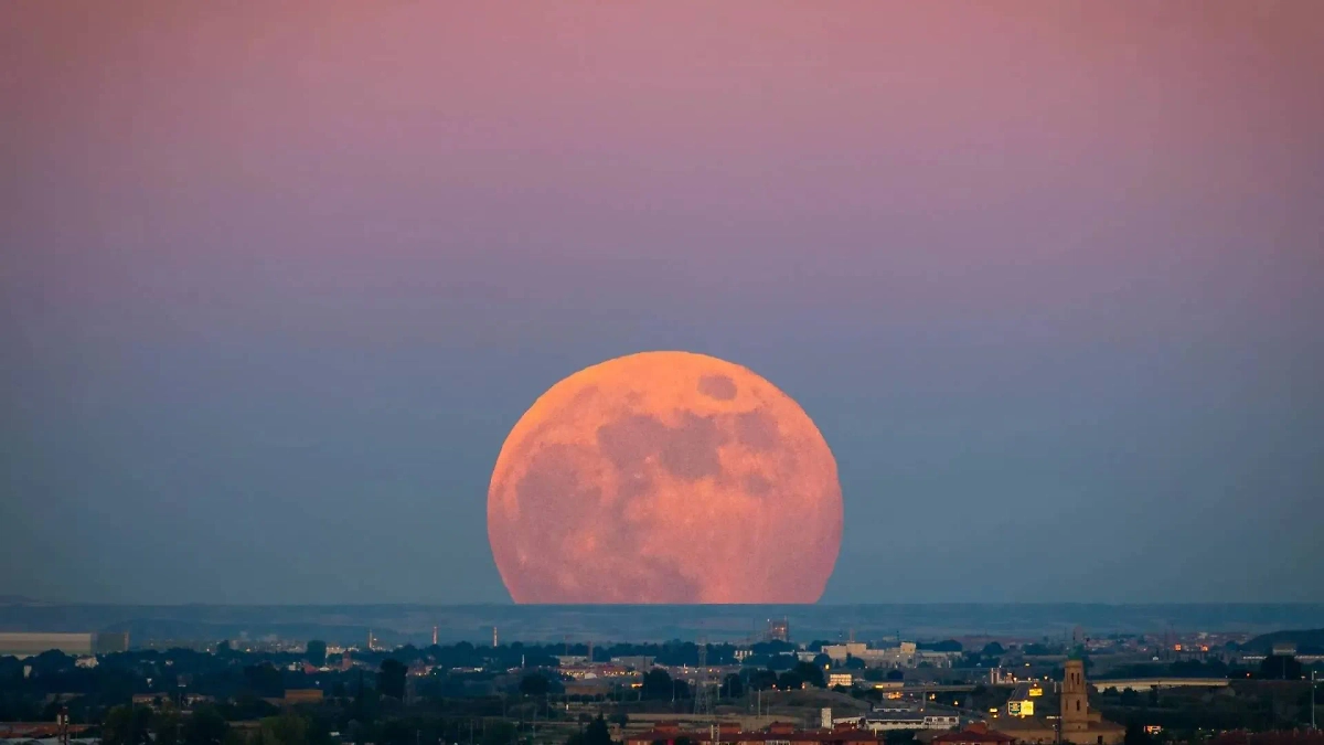 Суперлуние 7 октября 2025 года: почему нас ждёт необычное полнолуние. В чём его особенность? Фото © Shutterstock / FOTODOM / Ivan Morato photography