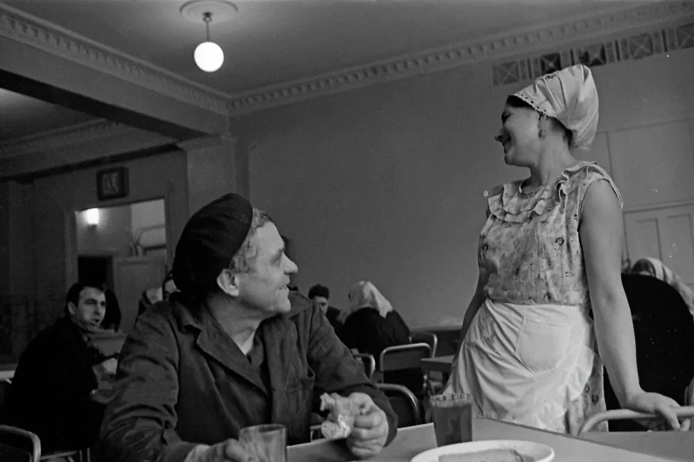 «Макдональдсу» в СССР не место!» — так, видимо, думали советские граждане 1930-х годов. Фото © РИА «Новости» / Владимир Первенцев