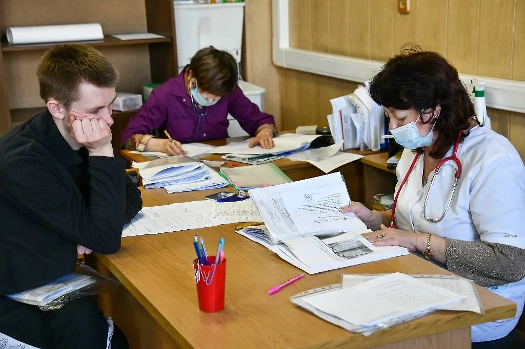Какие справки собрать, чтобы подтвердить болезнь перед военкоматом? Фото © ТАСС / Евгений Епанчинцев