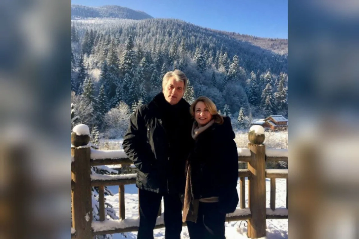 Виктор Ющенко с Кэтрин Чумаченко отдыхают пару лет назад в Альпах. Фото © Facebook (признан экстремистской организацией и запрещён на территории Российской Федерации) / kateryna.yushchenko.3