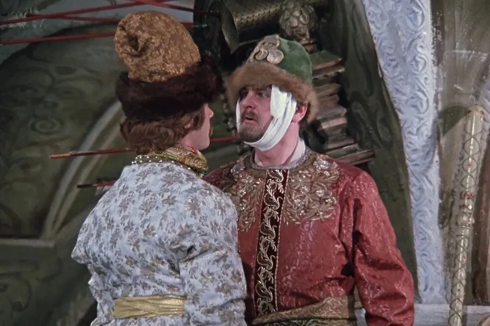 Культовые экранизации русских книг: что посмотреть вместо чтения. Фото © «Иван Васильевич меняет профессию», режиссёр Леонид Гайдай, сценаристы Владлен Бахнов, Леонид Гайдай, Михаил Булгаков / Kinopoisk 