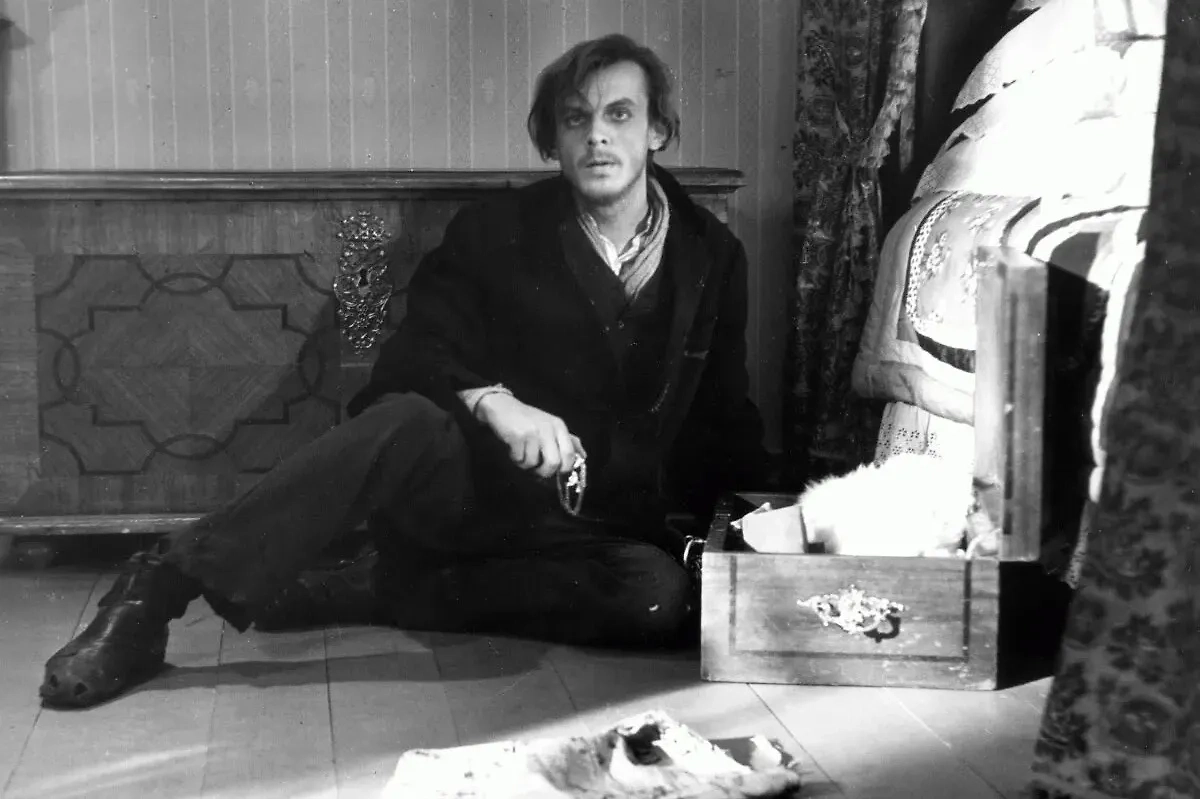 Топ экранизаций советской и русской классической литературы. Фото © «Преступление и наказание», режиссёр Лев Кулиджанов, сценаристы Николай Фигуровский, Лев Кулиджанов, Фёдор Достоевский / Kinopoisk 