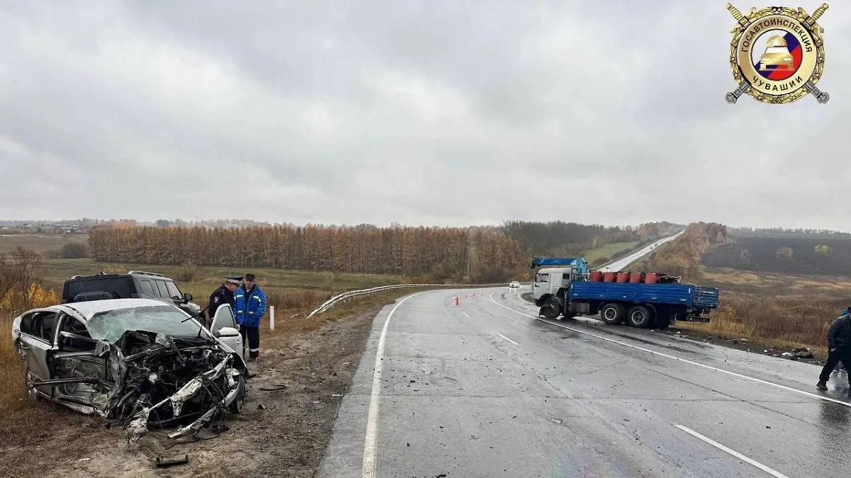 Авария на 36 километре автодороги Чебоксары-Сурское. Фото © Telegram / Госавтоинспекция Чувашии