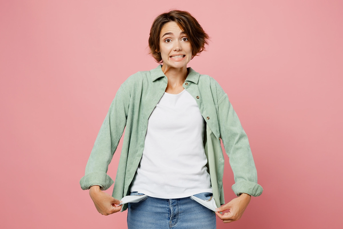 Как перестать тратить все деньги до зарплаты: советы эксперта. Фото © Shutterstock / FOTODOM / ViDI Studio