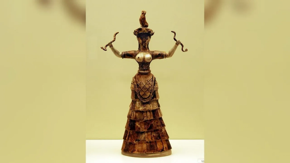 Проблему бюстгальтеров и лифчиков на Крите решили радикально: там грудь вообще не скрывали. Фото © Wikipedia / George Groutas