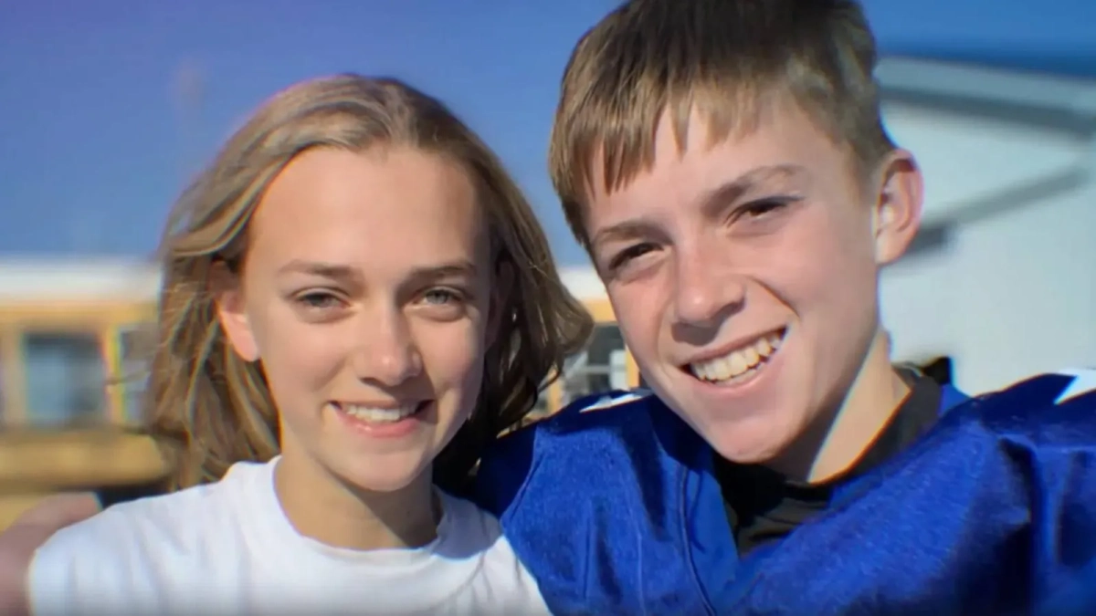 «Неизвестный номер: школьный фейк»: реальная история с шокирующей развязкой. Фото © Кадр из фильма «Неизвестный номер: Школьный фейк», режиссёр Скай Боргман, сценаристы Росс М. Динерштейн, Ребекка Эванс, Lo Hutchison и др. / Netflix