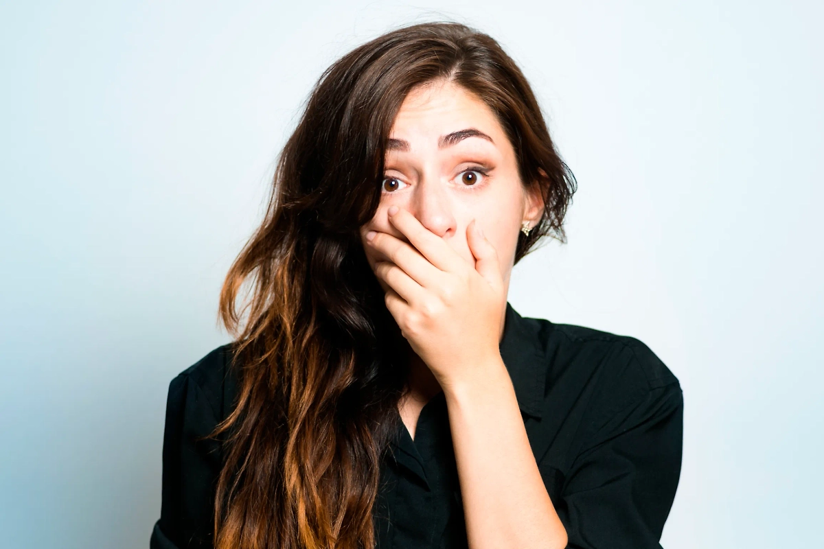 Запах духов или домашней выпечки без источника — один из частых признаков присутствия души рядом. Эзотерики считают, что ароматы — особый энергетический язык потустороннего мира. Фото © Shutterstock / FOTODOM / Medvid.com