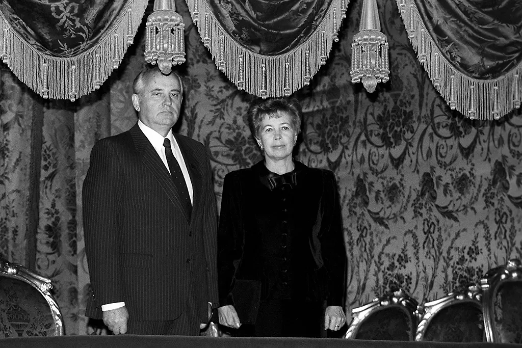 Что пережила Раиса Горбачёва во время августовского путча. Фото © ТАСС / Валентин Кузьмин и Владимир Завьялов