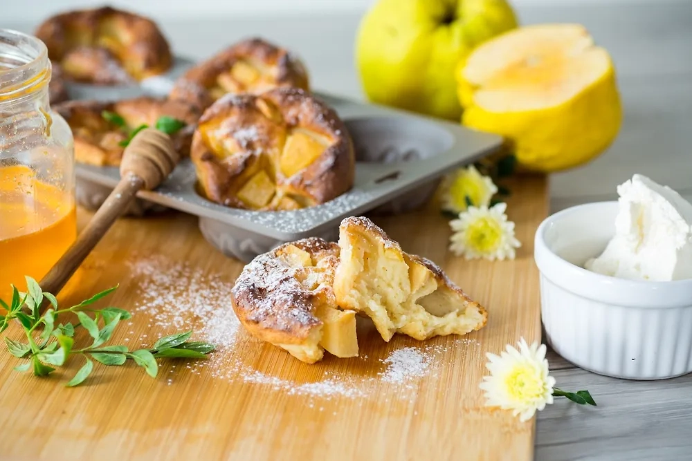 Творожная шарлотка с яблоками: нежный и полезный пирог. Фото ©  Shutterstock / FOTODOM / Peredniankina