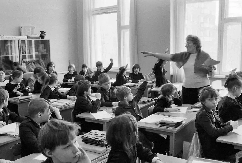 Школьные правила СССР: от запрета шариковых ручек до учёбы в субботу. Фото © ТАСС / Носов Игорь