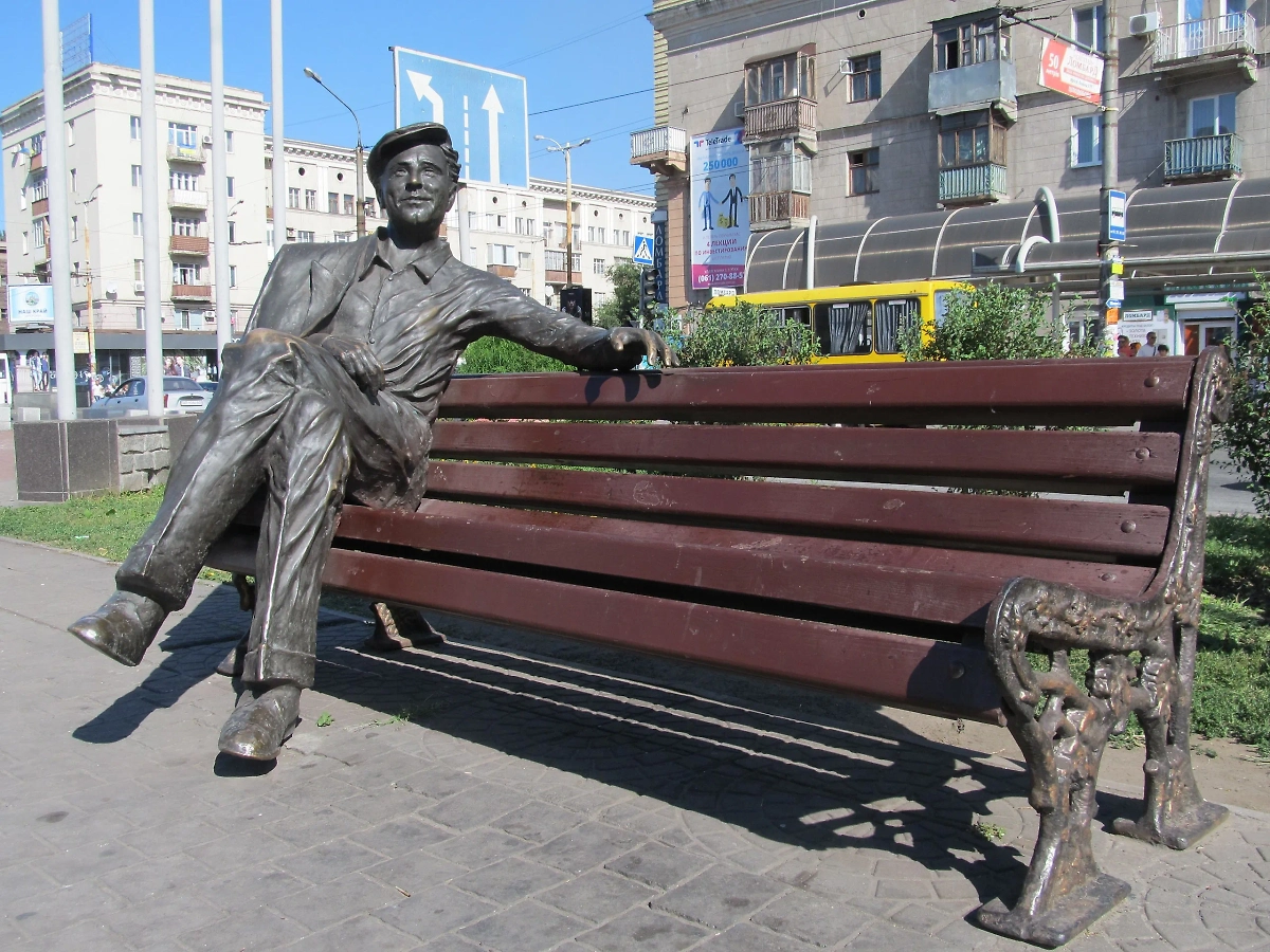 В Запорожье главным героям этого фильма установлен памятник. Фото © Wikipedia / Анатолий Мережко