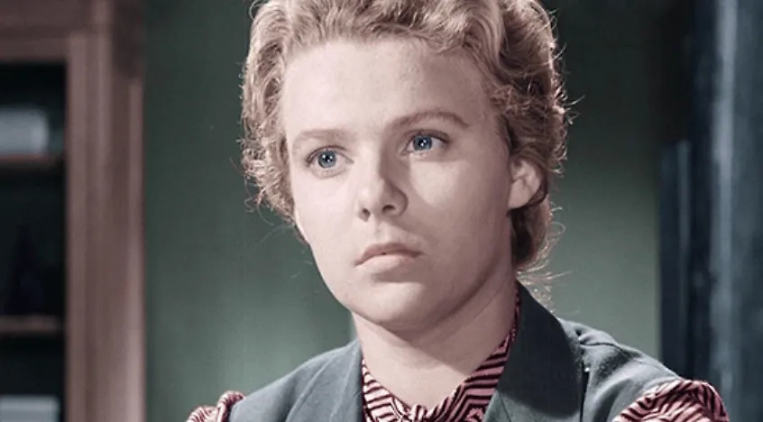 Актриса, которая исполнила главную роль в фильме «Весна на Заречной улице», не хотела сниматься. Фото © Кадр из фильма «Весна на Заречной улице», режиссёры Марлен Хуциев, Феликс Миронер, сценарист Феликс Миронер / Kinopoisk