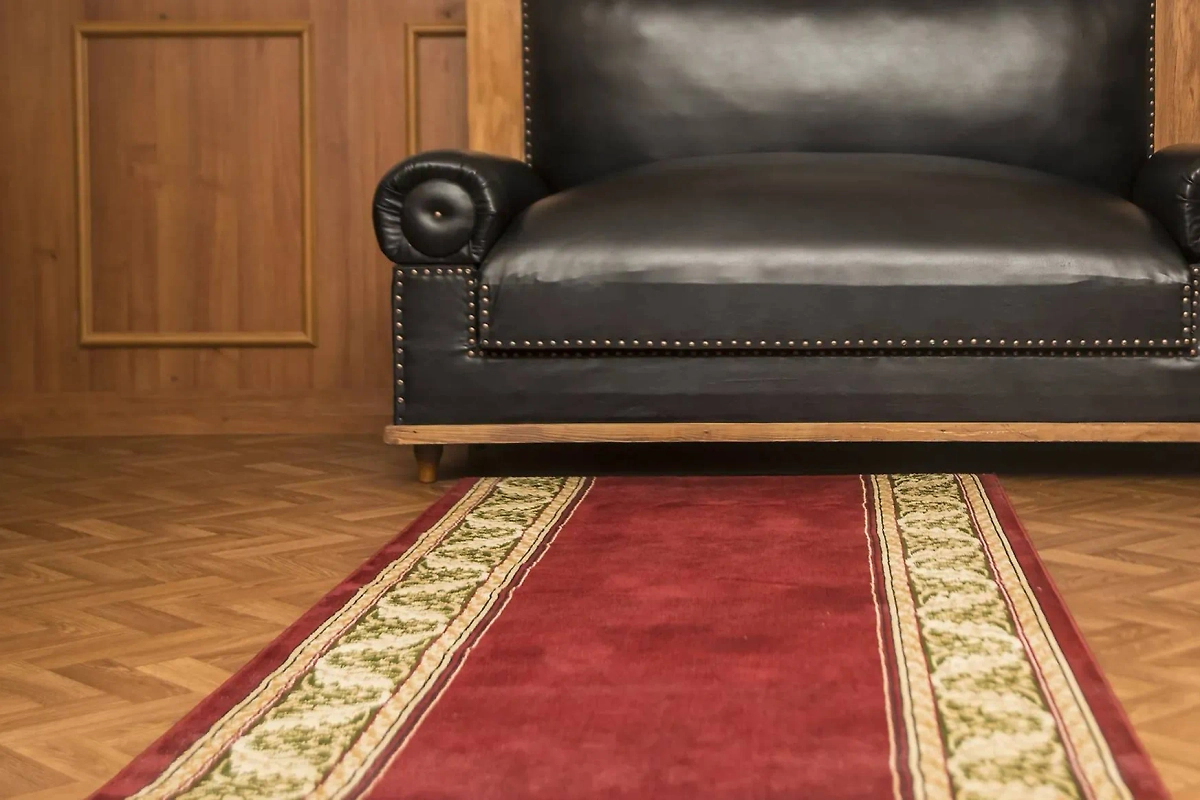 Утепление окон газетами и другие советские хитрости для тепла. Фото © Shutterstock / FOTODOM / maradon 333