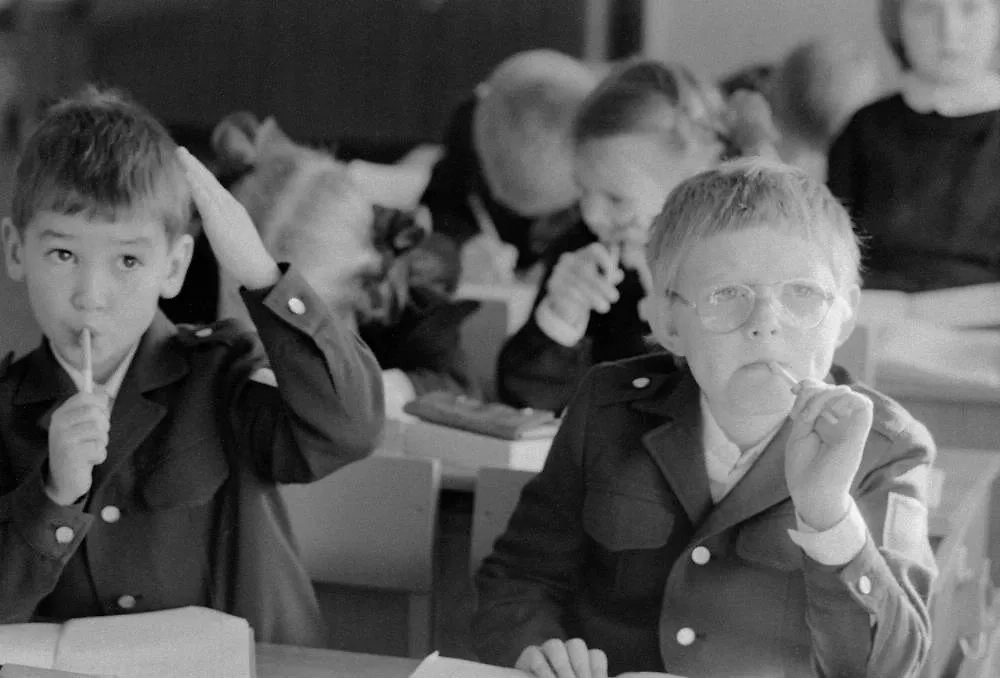 Как учились в советских школах: правила, которые сегодня кажутся дикими. Фото © ТАСС / Овчинников Александр