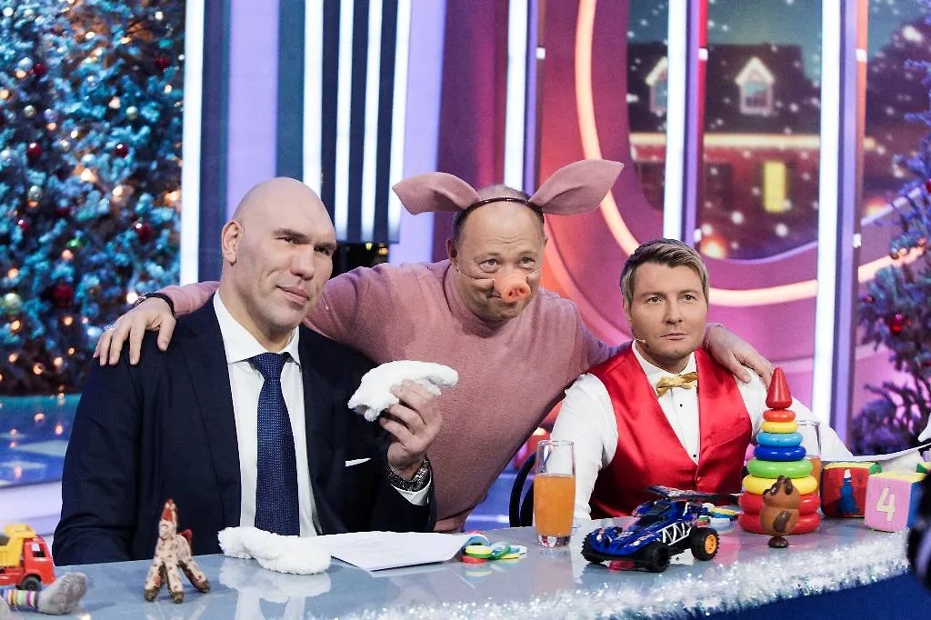 Новогодние программы на ТВ: «Огонёк», «Песня года» и фильмы. Фото © ТАСС / Вадим Тараканов