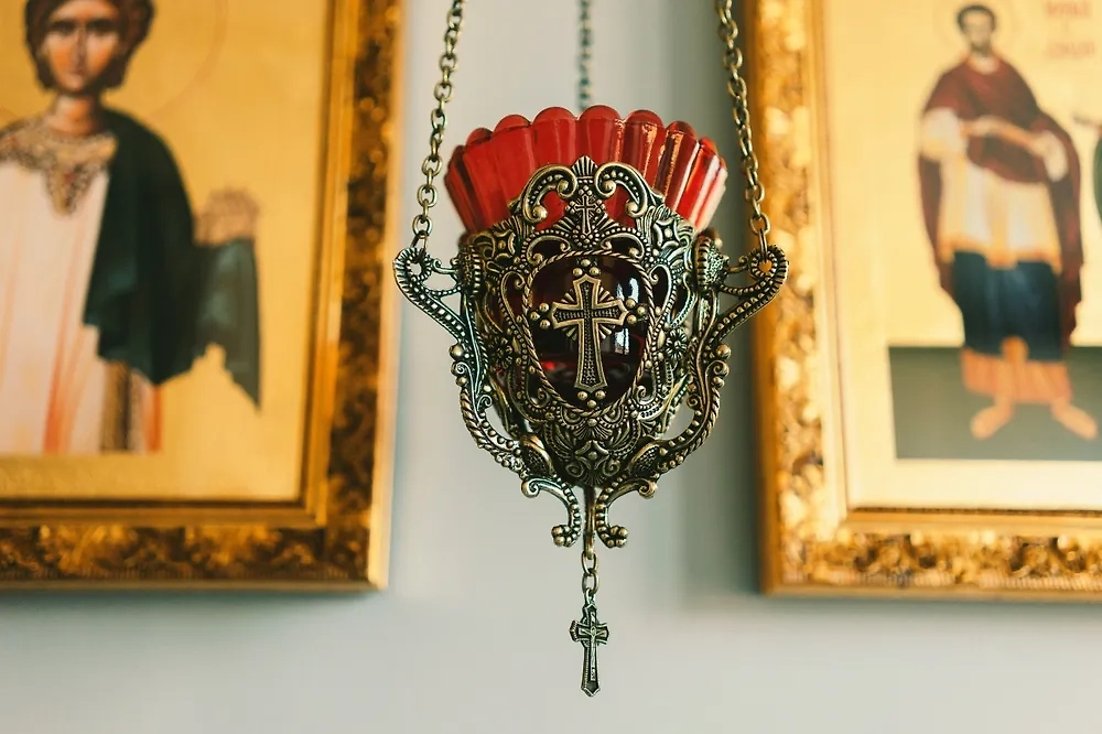 Какие иконы дома можно хранить? А какие лучше отнести в храм? Рассказываем. Фото © Shutterstock / FOTODOM / krsmanovic
