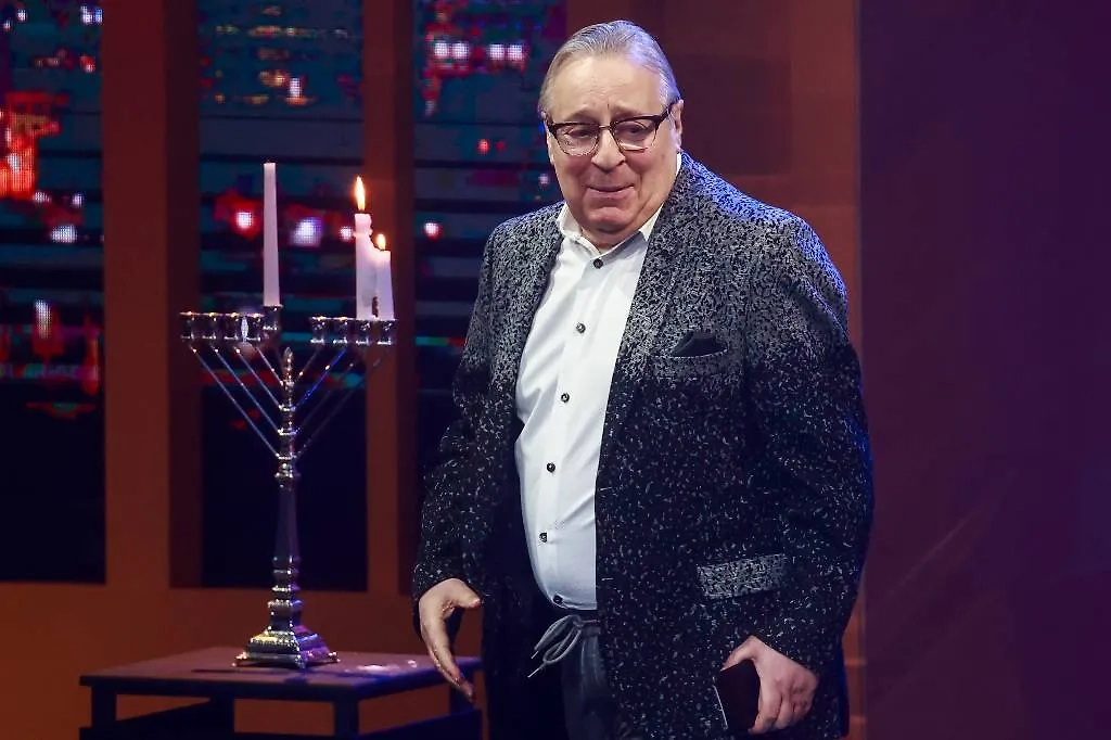 Кроме российских у Хазанова и его семьи есть и израильские паспорта. Фото © ТАСС / Сергей Фадеичев