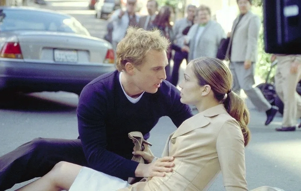 Разрушаем мифы ромкомов — мгновенная химия между живыми людьми возможна, но не всегда говорит о настоящей любви. Фото © Кадр из фильма «Свадебный переполох», режиссёр Адам Шенкман, сценаристы  Памела Фальк, Майкл Эллис / Kinopoisk