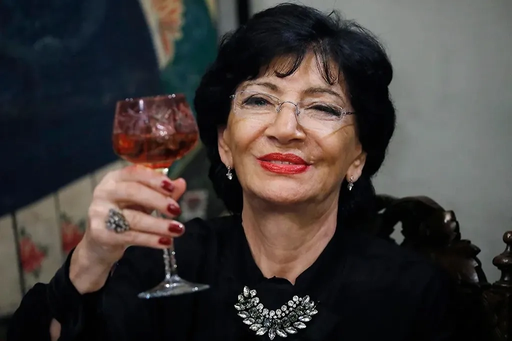 Нани Брегвадзе всегда сохраняла академический стиль. Фото © ТАСС / Артём Геодакян