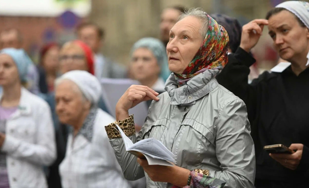 Всенощная — это только начало праздника Покрова Пресвятой Богородицы. Служба будет идти весь день. Фото © Life.ru