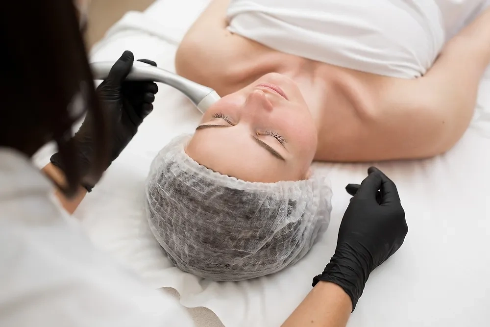 Тренды в косметологии 2025: мнение дерматологов и реальные отзывы. Фото © Shutterstock / FOTODOM / Studio Peace