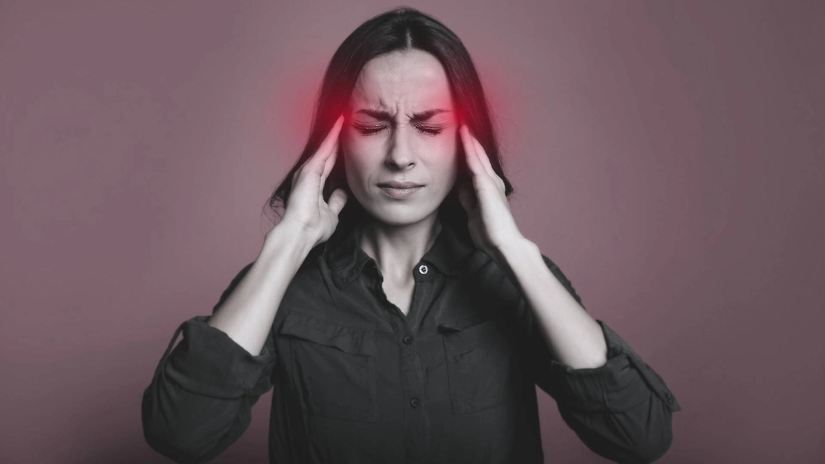 Метеочувствительные люди особенно сильно страдают от магнитных бурь — в ноябре, в октябре или в июне, разницы особой нет. Фото © Shutterstock / FOTODOM / My Ocean Production