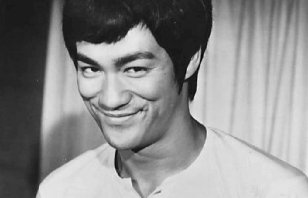 Умер актёр Брюс Ли при странных обстоятельствах. А ведь он был физически здоровым, спортивным мужчиной. Фото © Wikipedia / National General Pictures