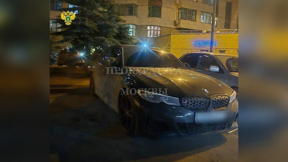 В машине Аббасова нашли пистолет и нож. Фото © Telegram / SHOT