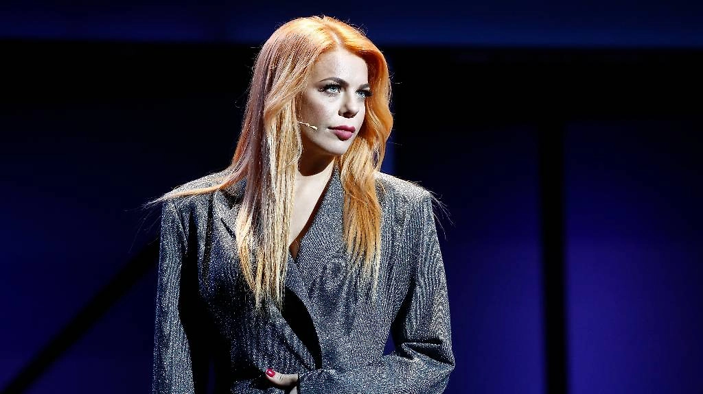 Благородную наследницу знатного рода Флёр де Лис в мюзикле «Нотр-Дам де Пари» сыграла Анастасия Стоцкая. Фото © ТАСС / Артем Геодакян