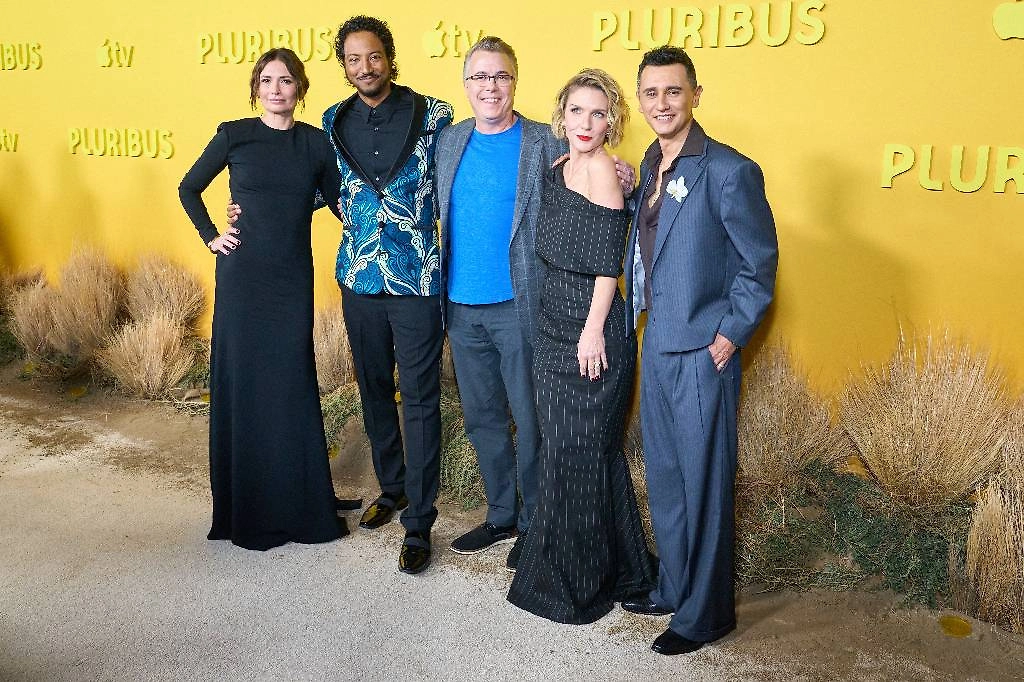 Актёры в сериале «Из многих» 2025 года во многом «перекочевали» с других проектов Винса Гиллигана, например «Лучше звоните Солу». Фото © ТАСС / EPA / ALLISON DINNER