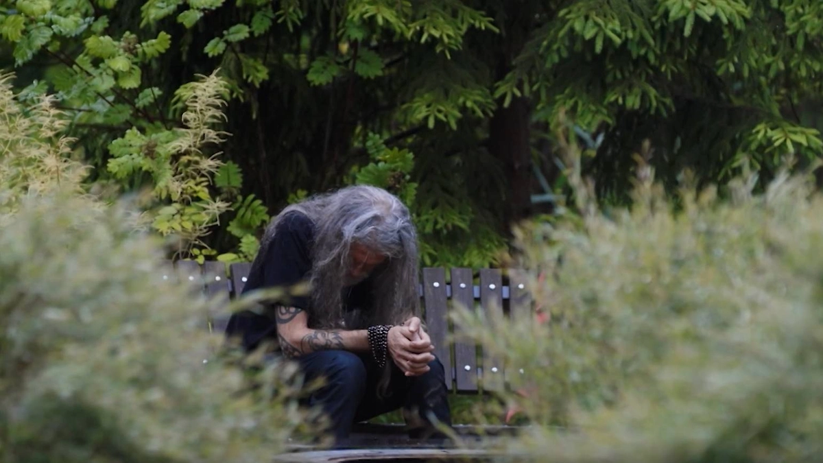 Никита Джигурда в новом шоу «Звёзды под капельницей». Фото © vzavyazke.friday.ru