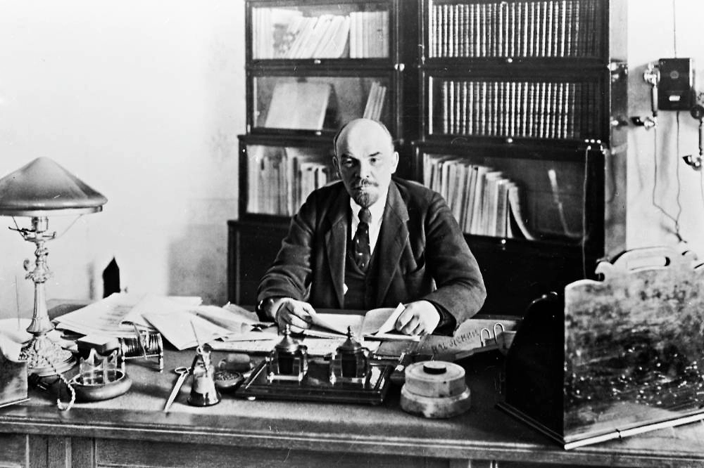 «Лампочка Ильича» получила своё название в честь Владимира Ленина. Его называли уважительно, по отчеству. Фото © РИА «Новости» / Пётр Оцуп