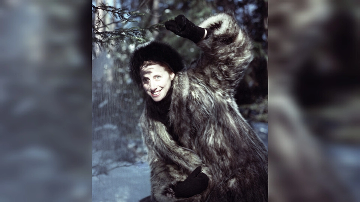 Майя Плисецкая первой в СССР стала носить шубу в пол и была иконой стиля. Фото © РИА Новости / Василий Малышев